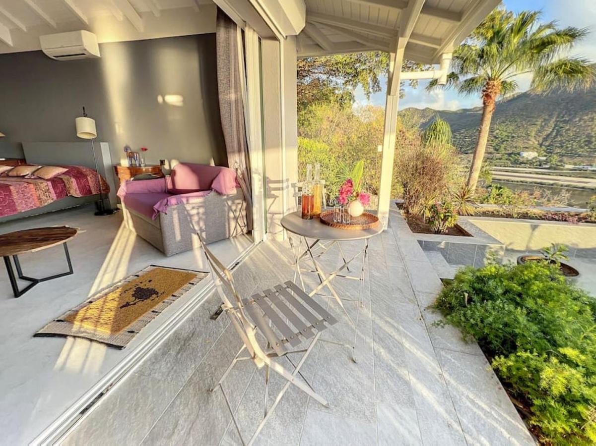 Blue Room In A Shared Villa Diamant With Communal Pool And Sea View Grand Case Bagian luar foto