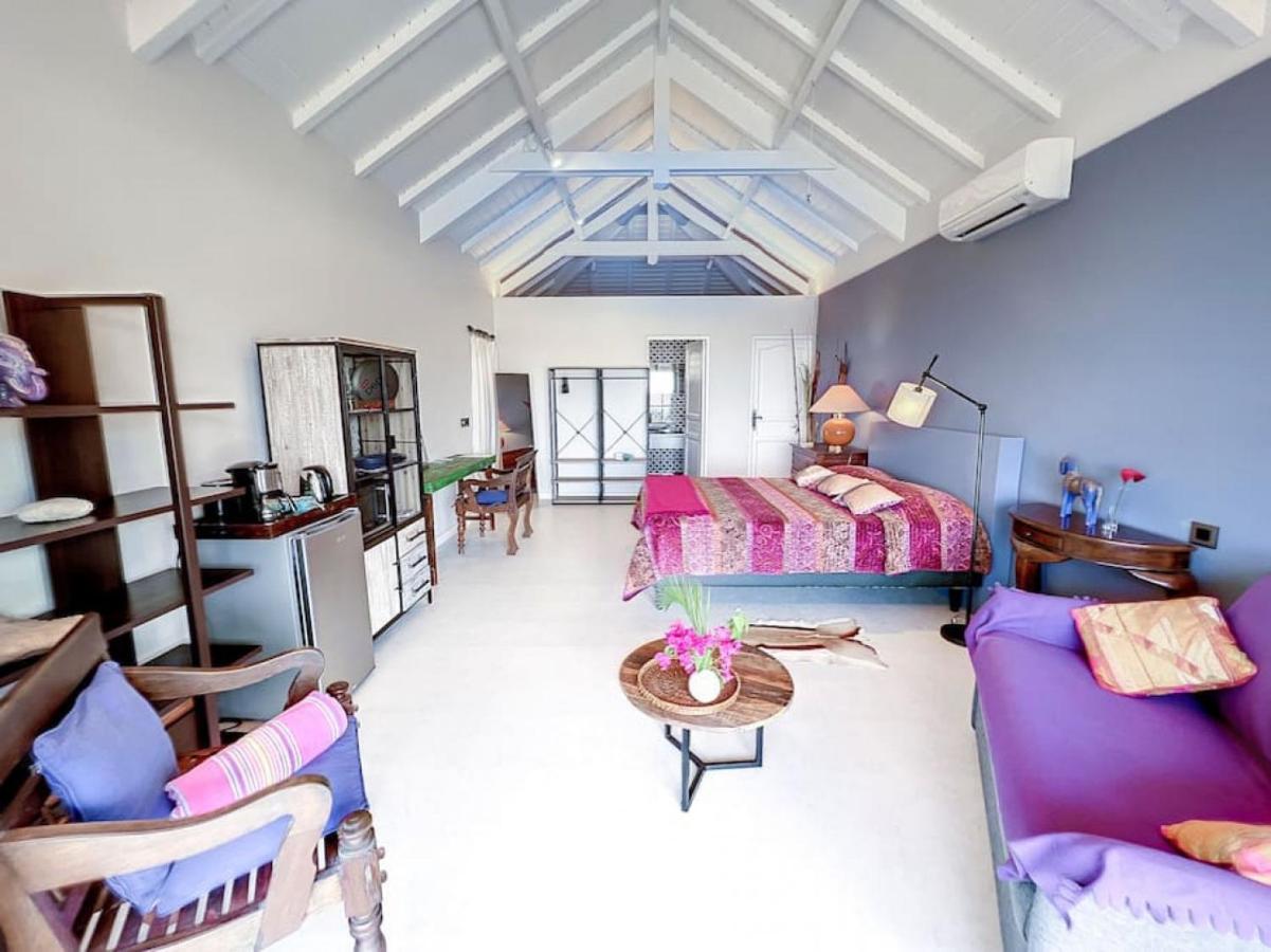 Blue Room In A Shared Villa Diamant With Communal Pool And Sea View Grand Case Bagian luar foto